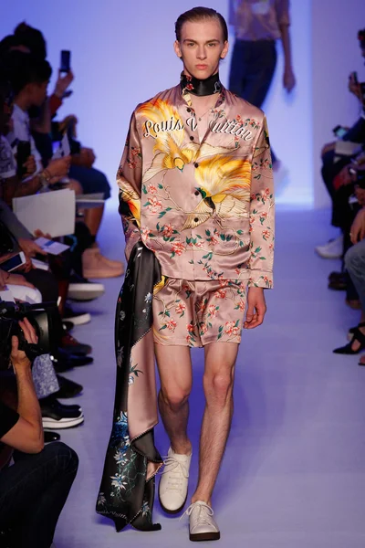 Look 35